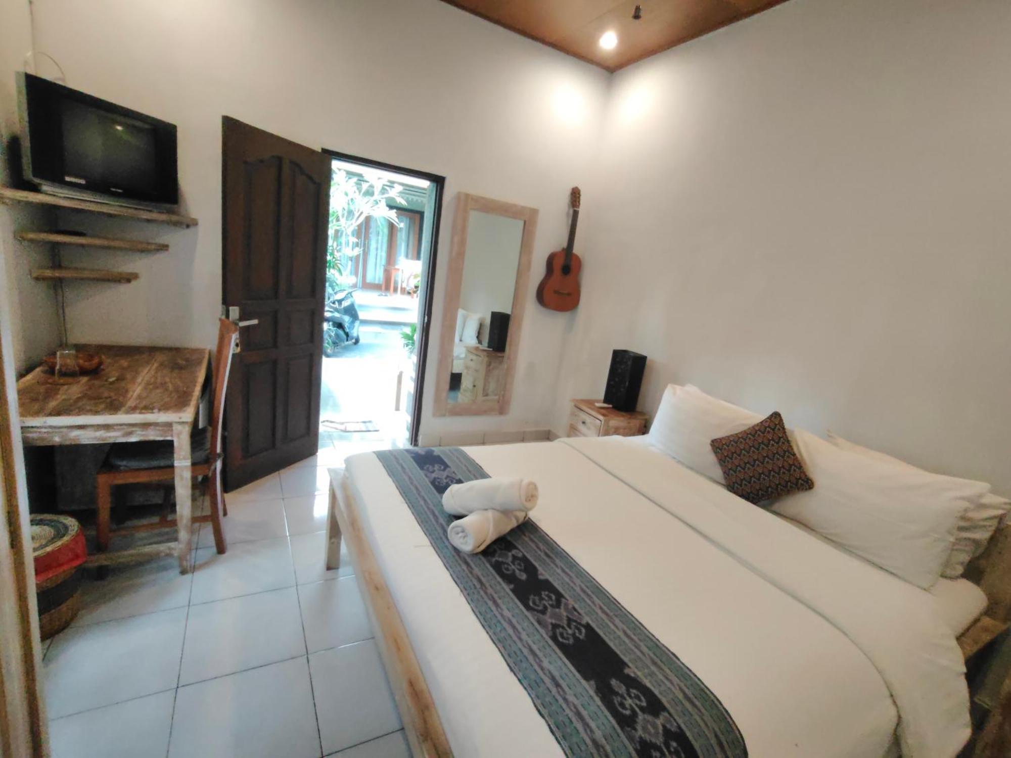 Candra Surf Homestay Canggu Екстериор снимка